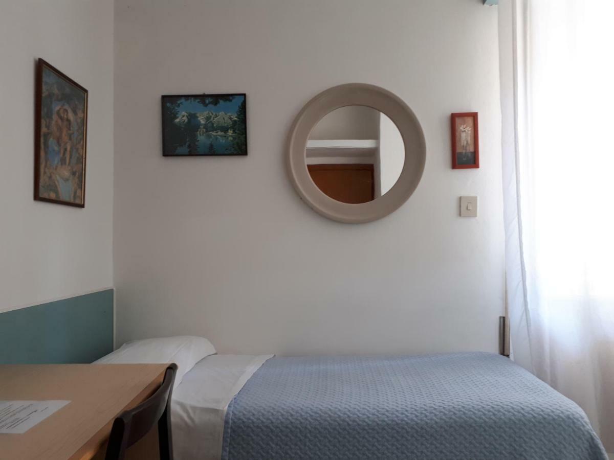 Hotel Dina