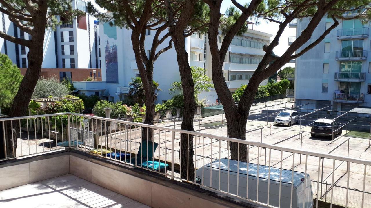 Dina Hotel