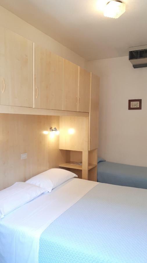 Dina Hotel 2*