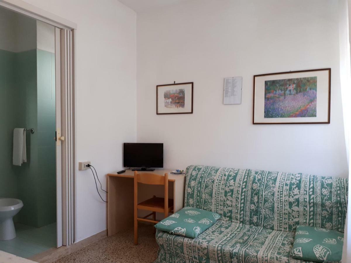 Hotel Dina 2*